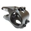 046113 (POTENZIA DE ALUMINIO COLOR NEGRO CON TAPA COLOR NEGRO, PARA MANUBRIO DE 31.8MM,)